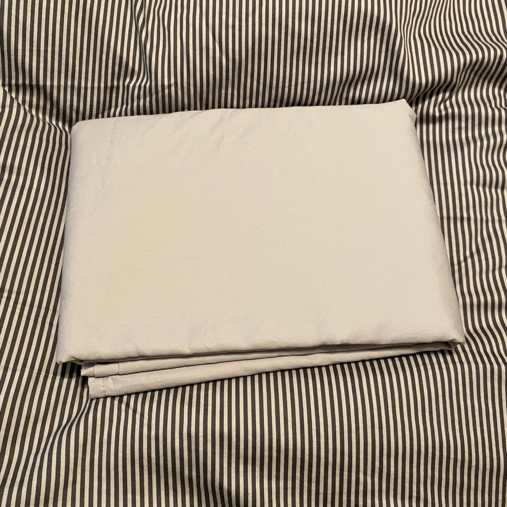 Brooklinen Flat Sheet Queen NWOT Soft Light Grey Classic Percale